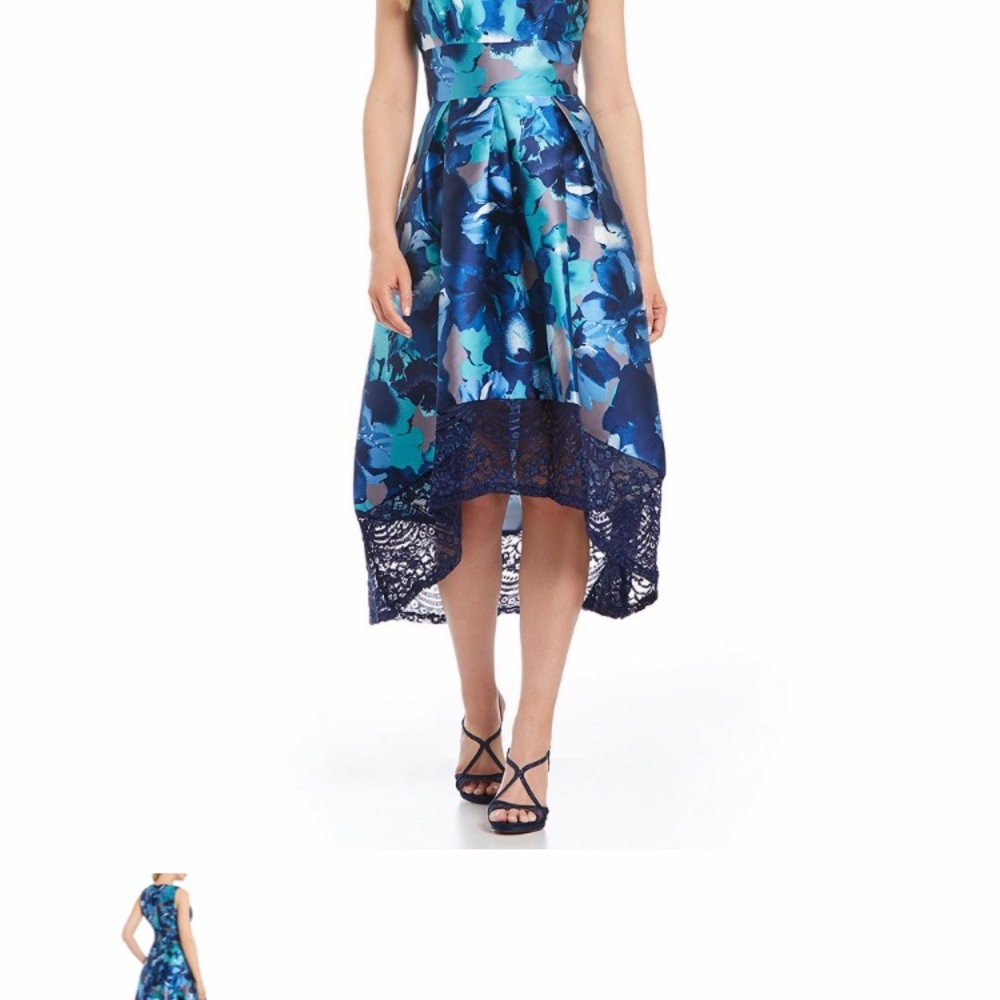 Beautiful cocktail dress flowers blue. Size 6 👗